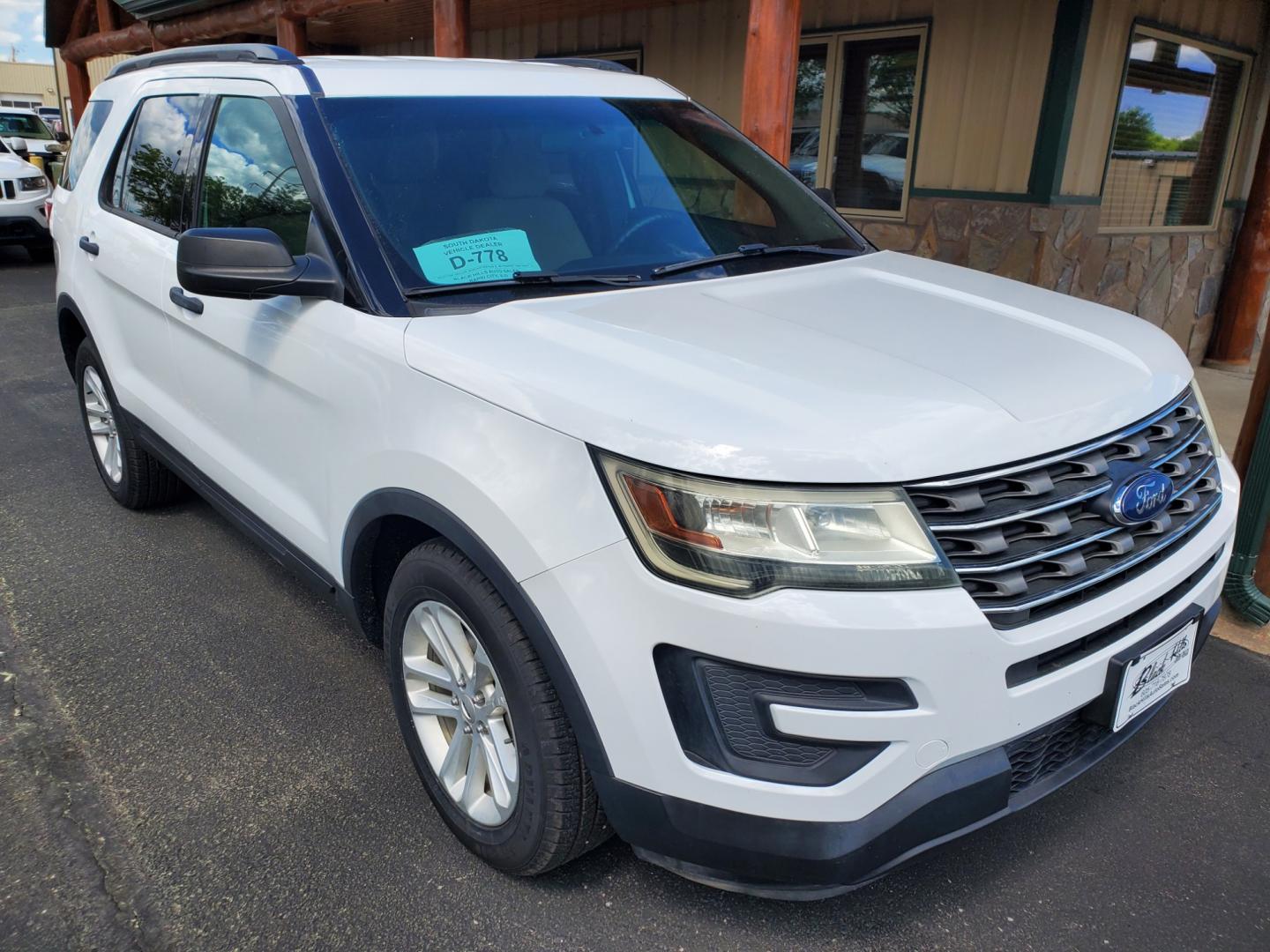 2016 White /Beige Ford Explorer (1FM5K8B8XGG) with an 3.5L V6 TI-VCT engine, 6-Speed Selectshift Automatic transmission, located at 1600 E Hwy 44, Rapid City, SD, 57703, (605) 716-7878, 44.070232, -103.171410 - Photo#0